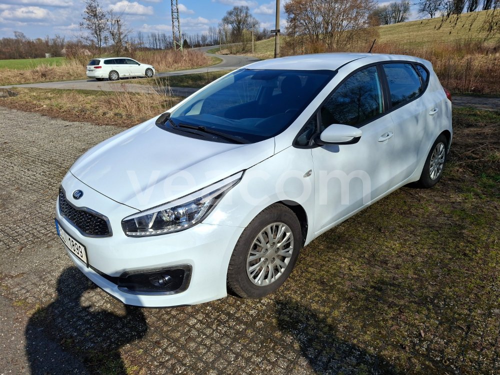 Online árverés: KIA  CEED