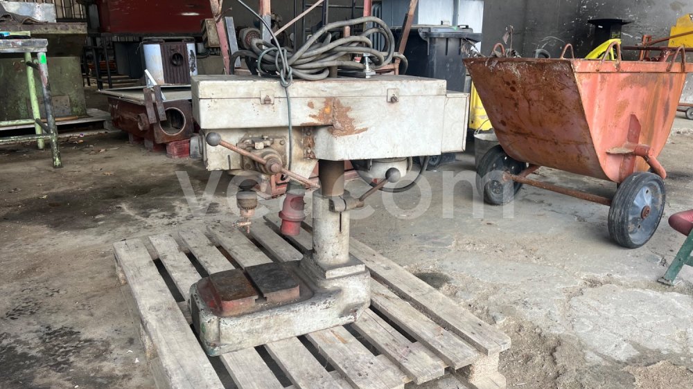 Online árverés:  STOLNÍ VRTAČKA