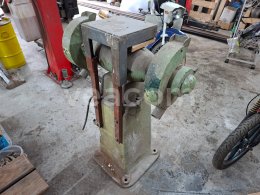 Online aukce:   DVOUKOTOUČOVÁ STOJANOVÁ BRUSKA