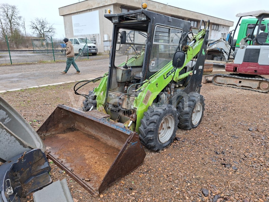 Online aukce: ZTS  LOCUST 750