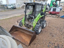 Online aukce: ZTS  LOCUST 750