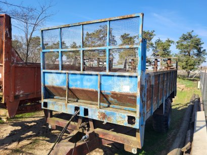 Online auction:  ROZMETADLO MAŠTALNEHO HNOJIVA