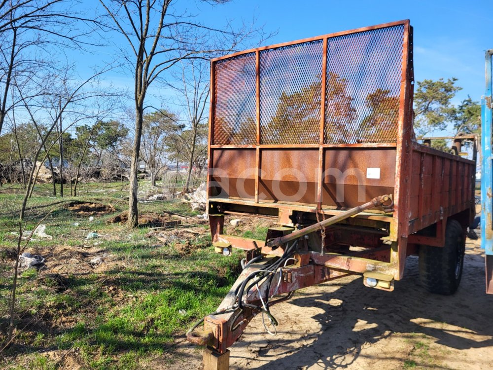 Online aukce:  ROZMETADLO MAŠTALNEHO HNOJIVA