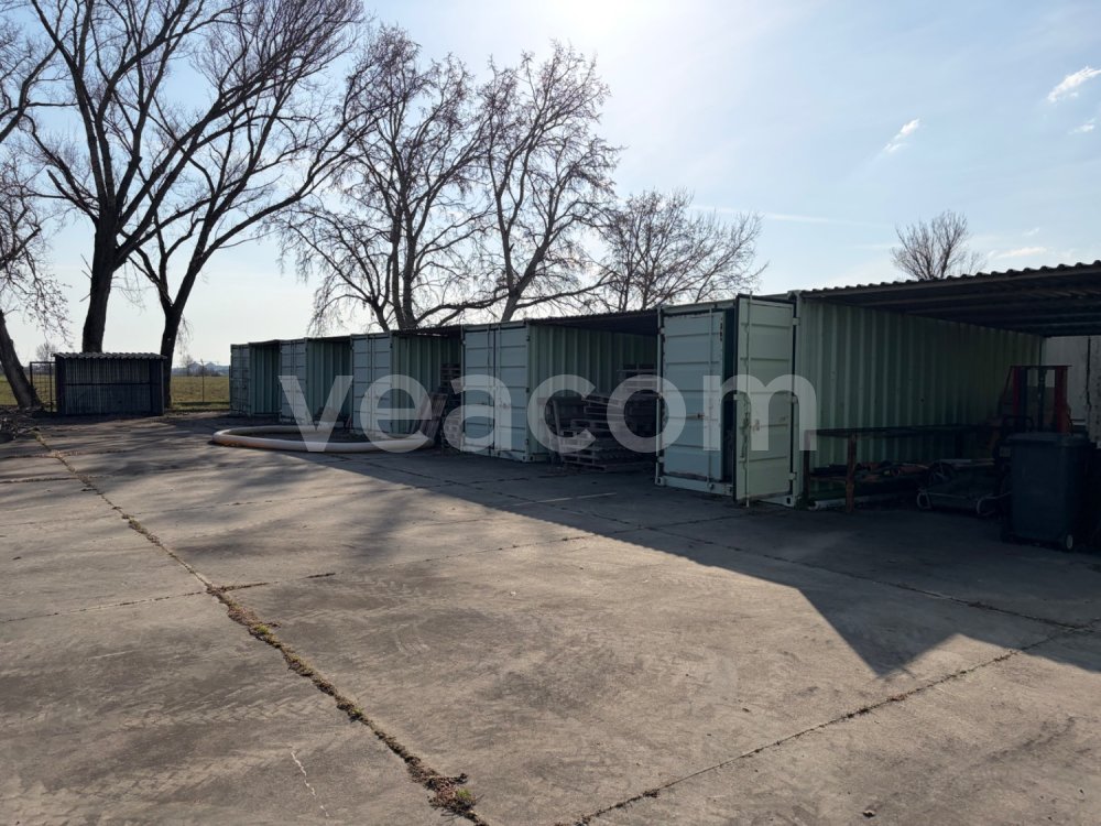 Online aukce:  KONTAJNERY + NÁRADIE