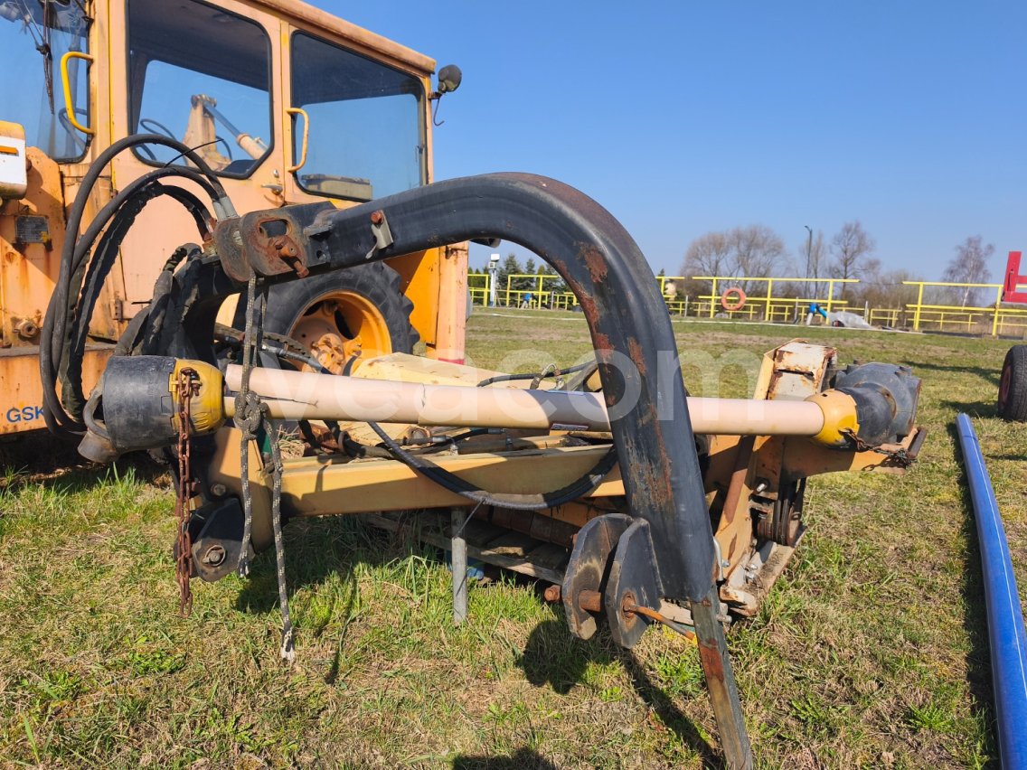 Online aukce:   NESENÁ SEKAČKA