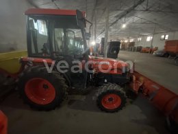 Aukcja internetowa: KUBOTA  L3200