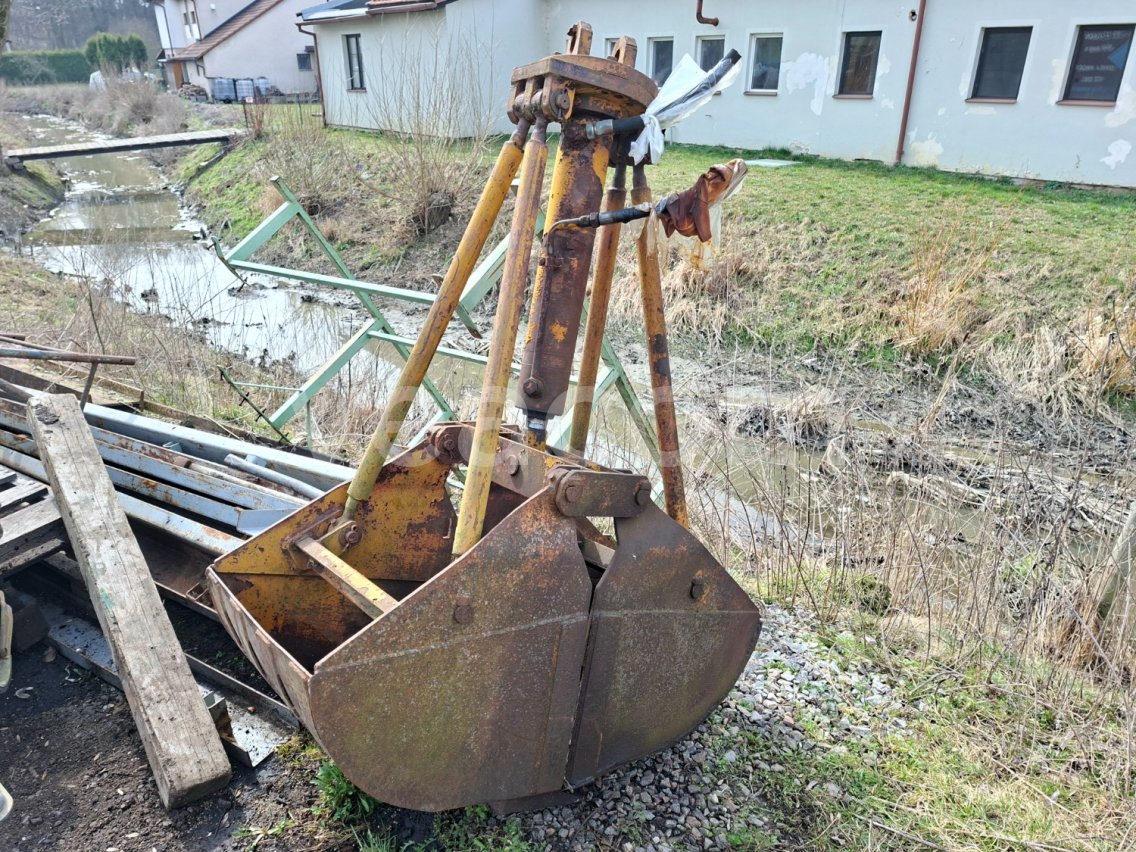 Online aukce:   DRAPÁK NA SYPKÉ HMOTY