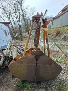 Online aukce:   DRAPÁK NA SYPKÉ HMOTY