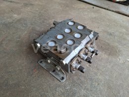 Aukcja internetowa:  MECHANICKÝ HYDRAULICKÝ ROZVADĚČ JIHLAVAN 336