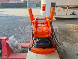 Online aukce:   SLN - TILTROTÁTOR NA JCB 4CX