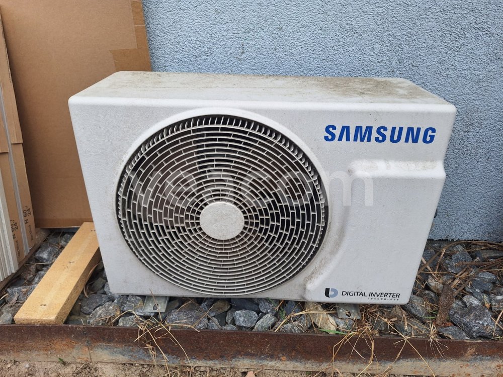 Online auction:  SAMSUNG AR12NXWSAURX