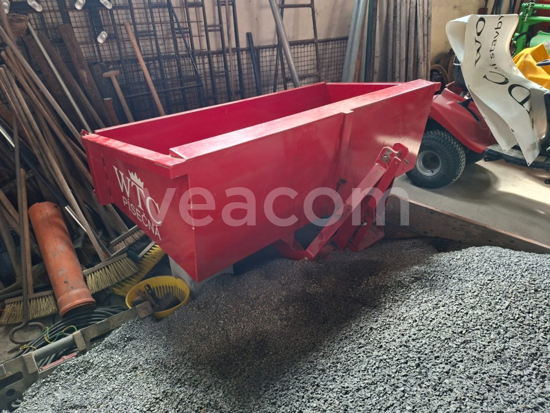 Online aukce: WTC  - TRANSPORTNÍ BEDNA ZA TRAKTOR