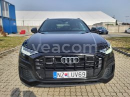 Online aukce: AUDI  Q8