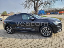 Online aukce: AUDI  Q8