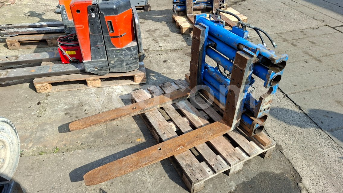 Online aukce:   ŠIROKOROZTAŽNÉ VIDLICE S BOČNÍM POSUVEM ISO2