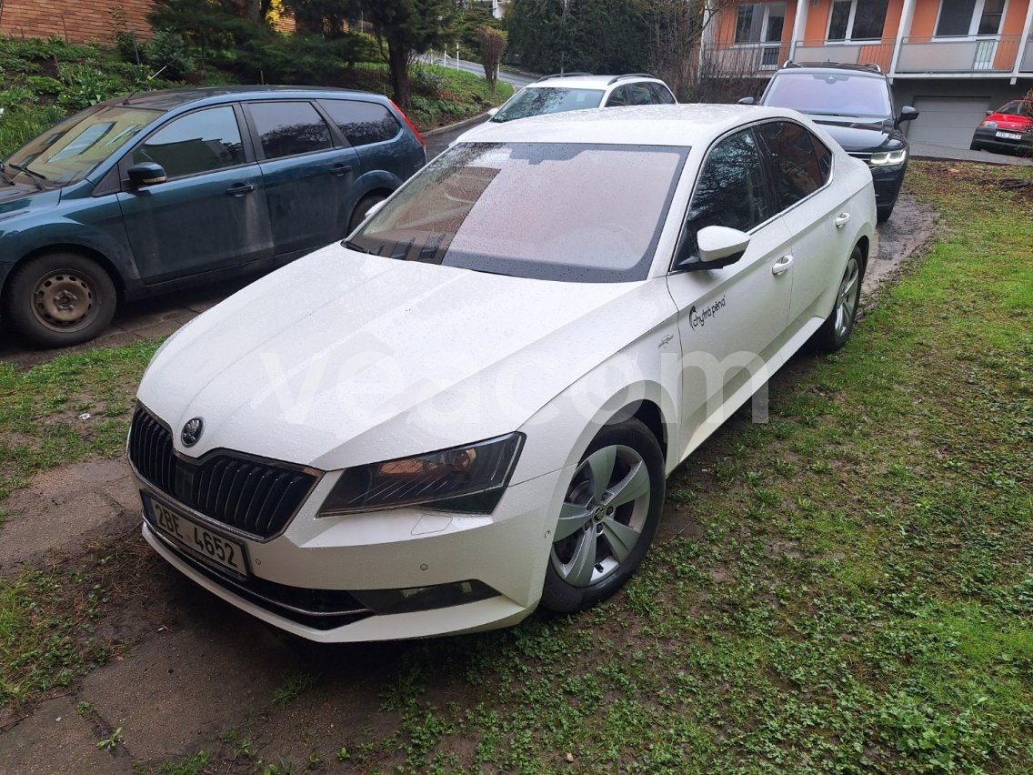 Online aukce: ŠKODA  SUPERB L&K 4X4