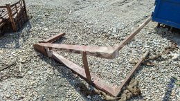 Online aukce:   ZÁVĚSNÉ PALETOVÉ VIDLE