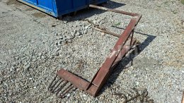 Online aukce:   ZÁVĚSNÉ PALETOVÉ VIDLE