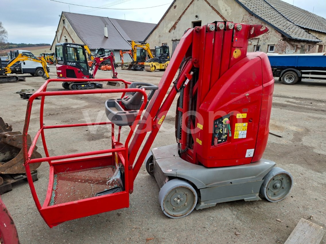 Online aukce: JLG  TOUCAN 10E