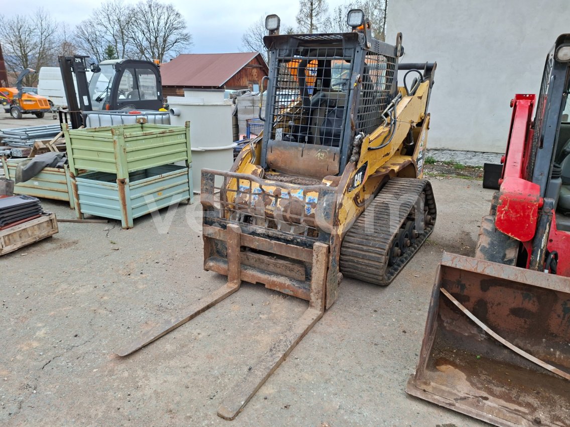 Online aukce: CATERPILLAR  257 B3