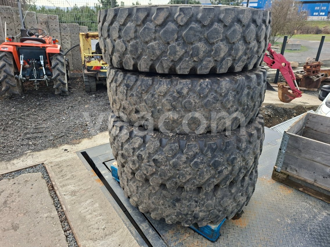 Online aukce:   MICHELIN  14 00 M 20