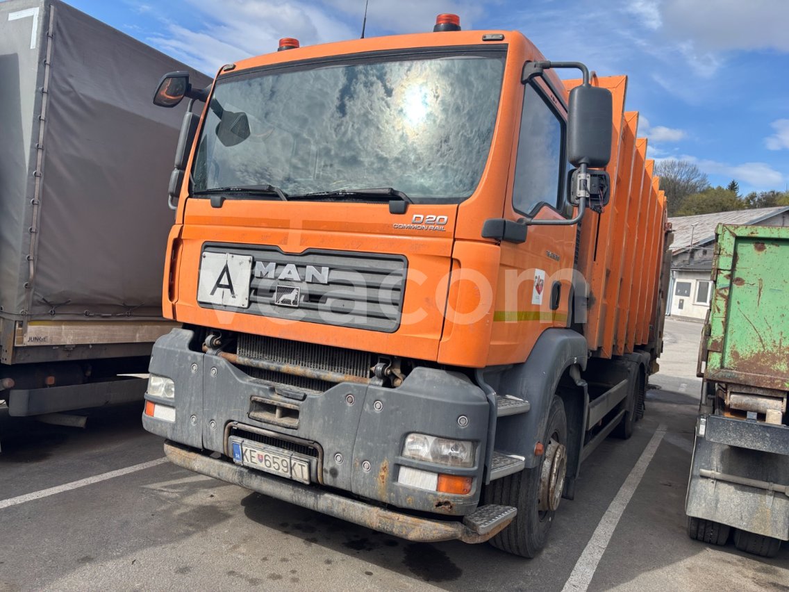 Online aukce: MAN  TGA 26.310 6X2-2 BL