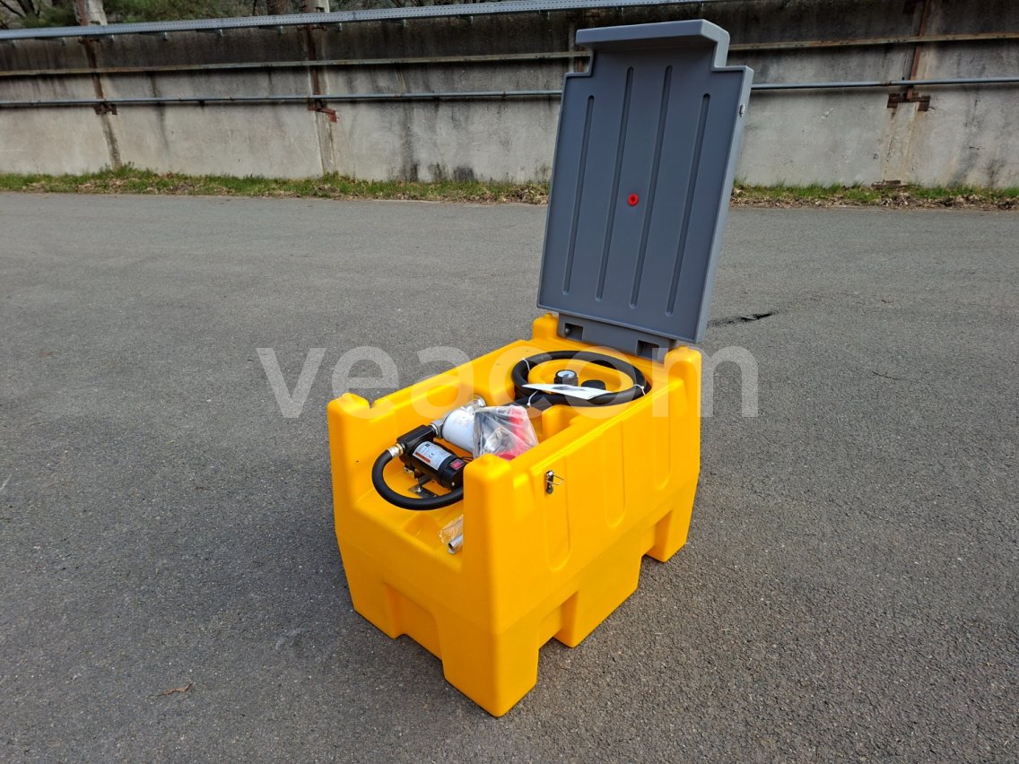 Online aukce:   KLAMER DTK 240 NÁDRŽ NA NAFTU S ČERPADLEM