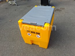 Online aukce:   KLAMER DTK 240 NÁDRŽ NA NAFTU S ČERPADLEM