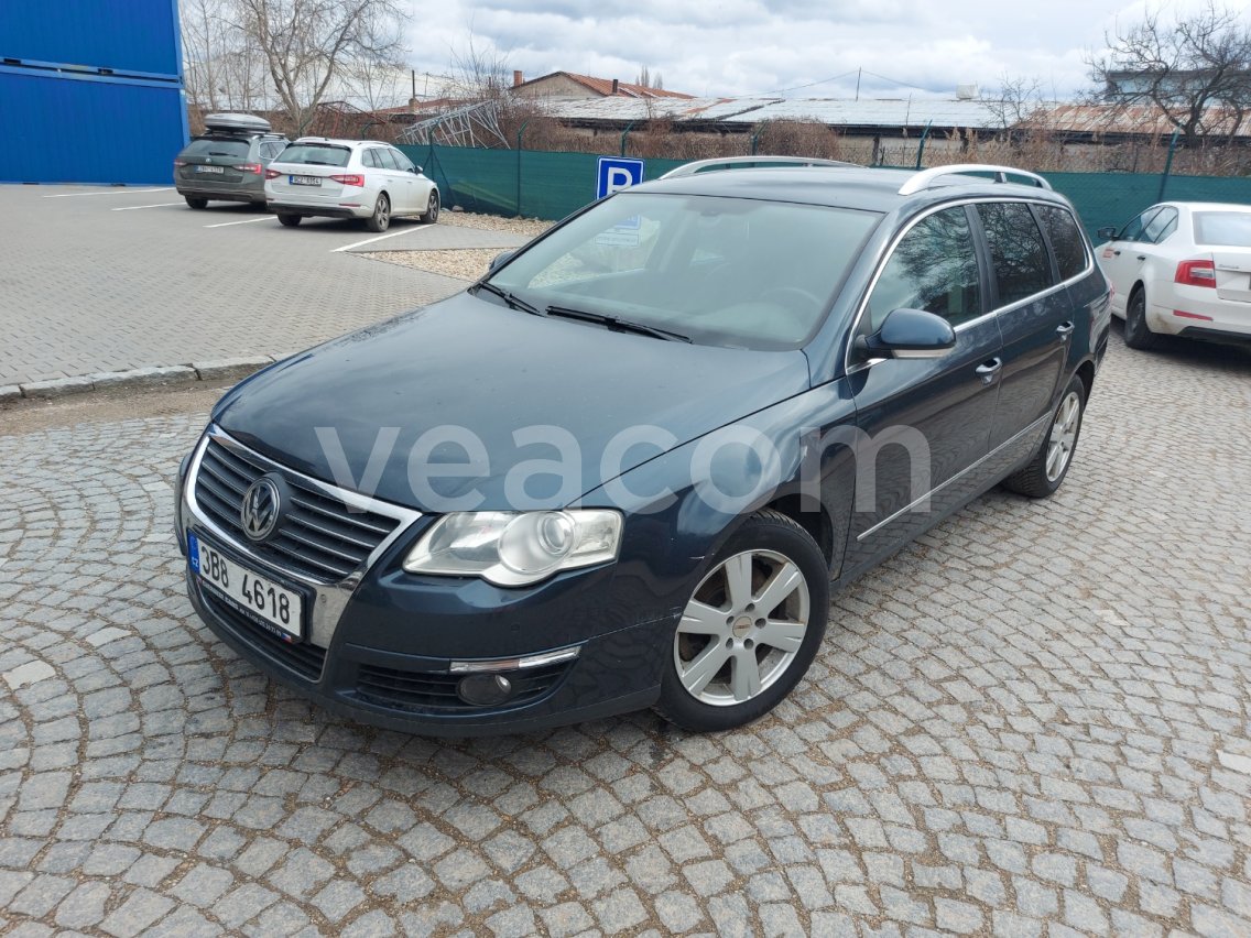 Online auction:   VW PASSAT VARIANT