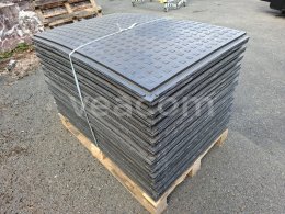 Online aukce:   PŘÍJEZDOVÉ PLOTNY 25 KS 77 X 118 CM