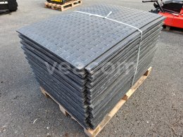 Online aukce:   PŘÍJEZDOVÉ PLOTNY 25 KS 77 X 118 CM