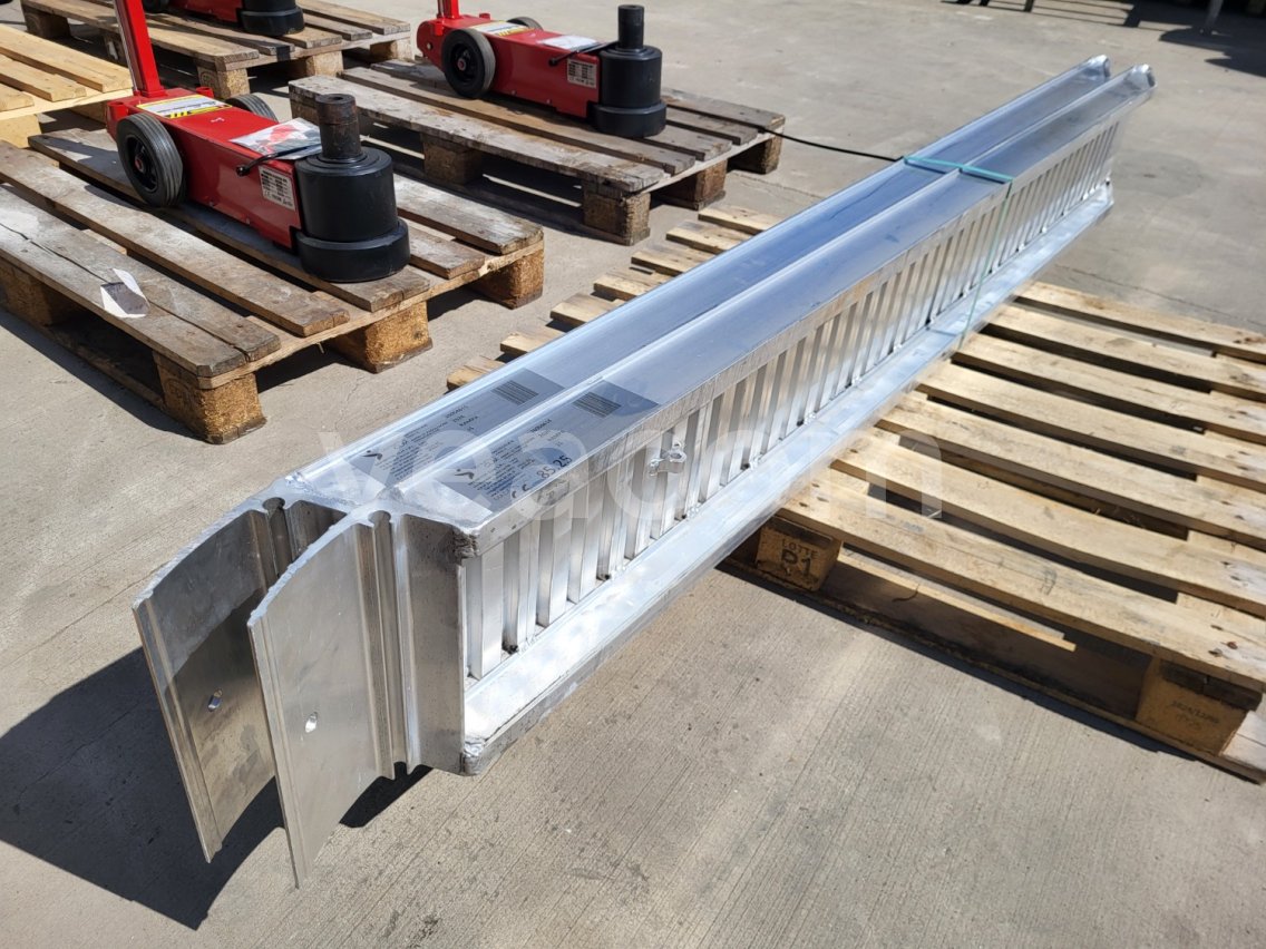 Online aukce:   DEFINITIVE CLM RAMPA