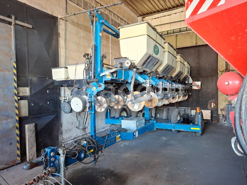 Aukcja internetowa: KINZE  3500 8R + NAVIGACE
