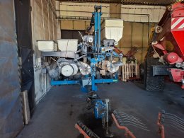 Online aukce: KINZE  3500 8R