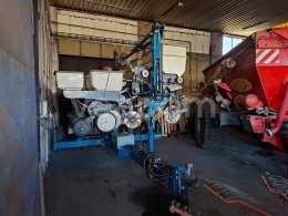 Online aukce: KINZE  3500 8R