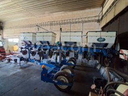 Online aukce: KINZE  3500 8R