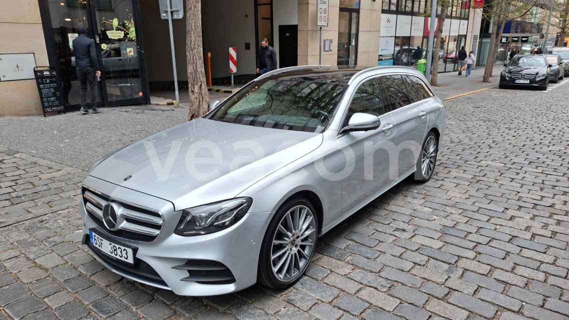Online aukce: MB  E 400 D 4MATIC