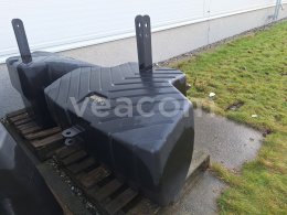 Online aukce:   ZÁVAŽÍ 1600 KG "S VÝŘEZEM"