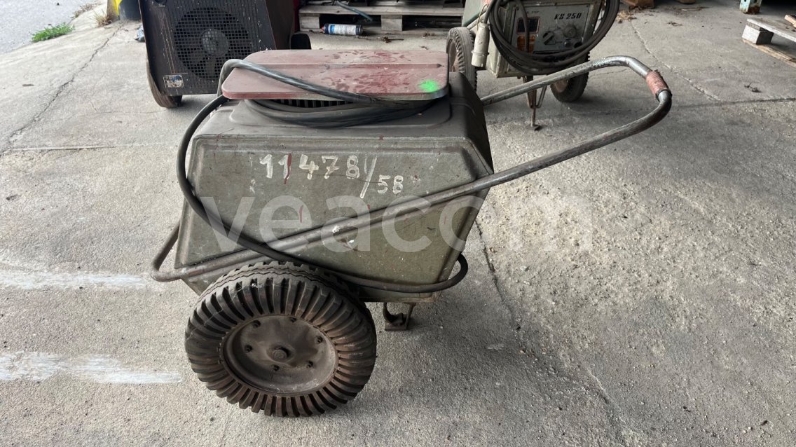 Online aukce:   KS 250