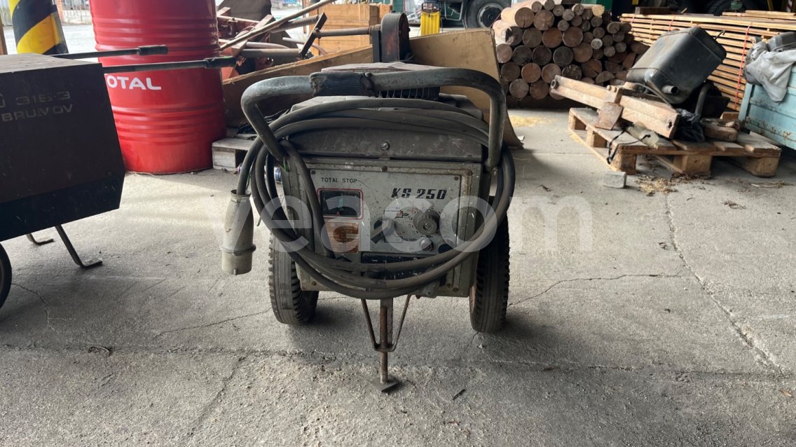 Online aukce:   KS - 250
