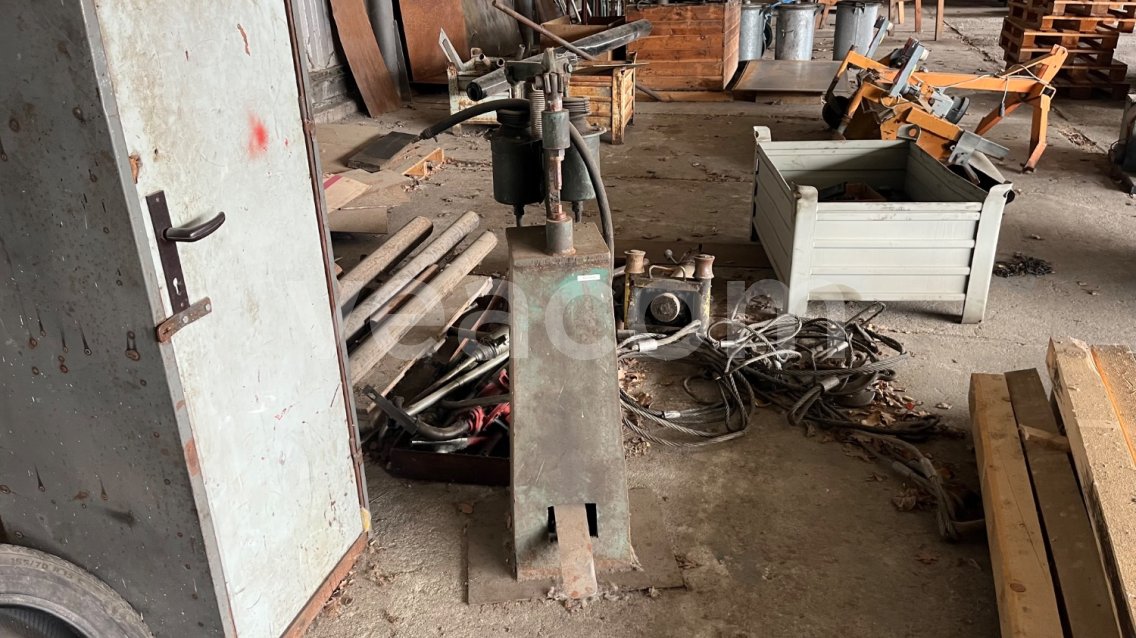 Online aukce:   NÝTOVACÍ ZAŘÍZENI