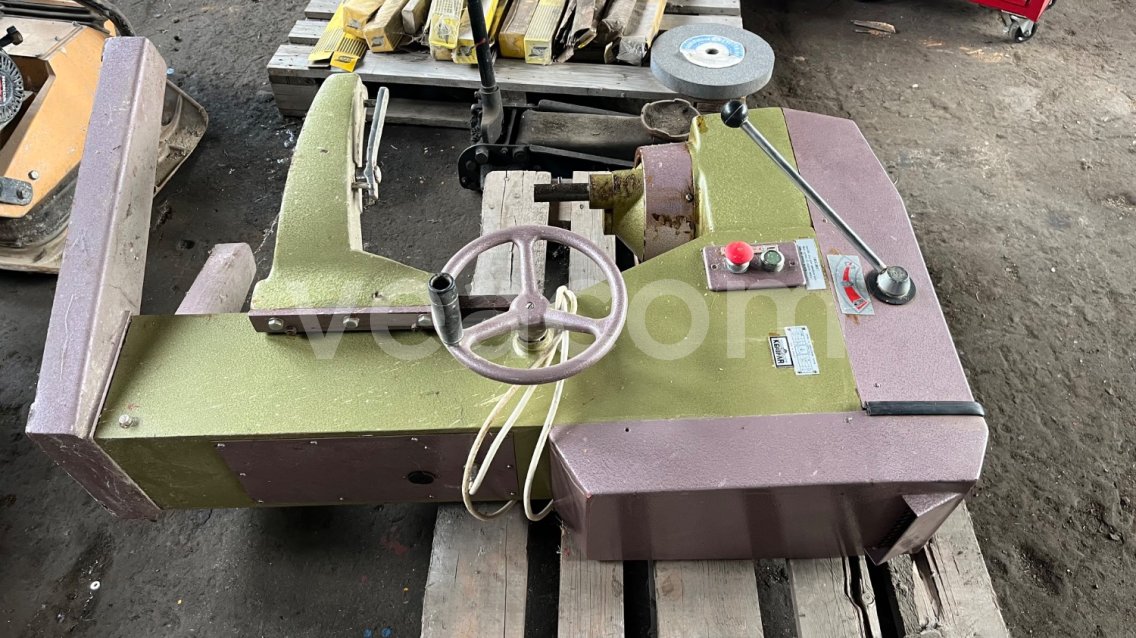 Online aukce:   CG10 - HNĚTACÍ STROJ KERIPAR