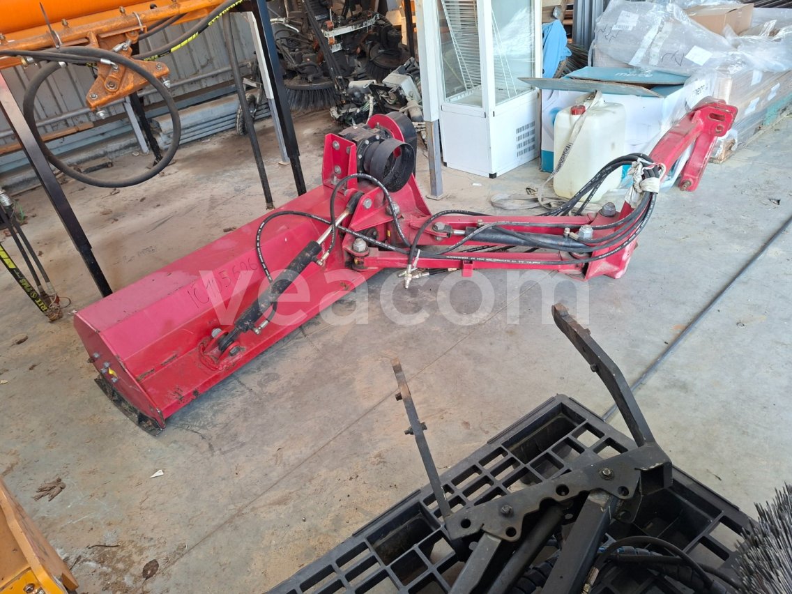 Online aukce:   PŘÍKOPOVÝ MULČOVAČ