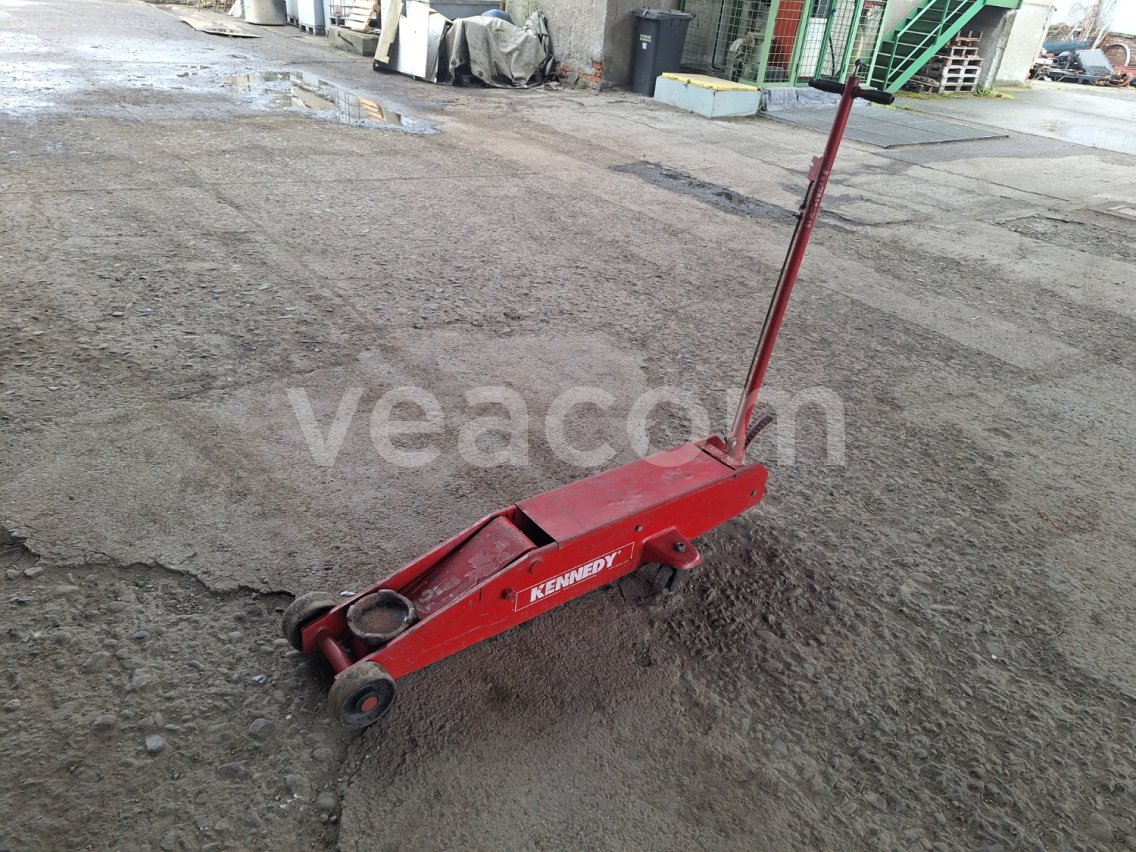 Online aukce:   KENNEDY - HYDRAULICKÝ ZVEDÁK