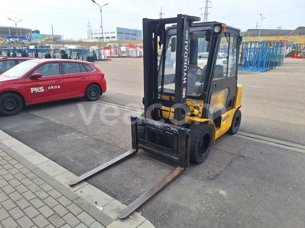 Aukcja internetowa: HYUNDAI  30 D-7E