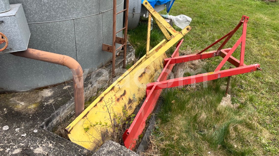 Online aukce:   SNĚHOVÁ RADLICE