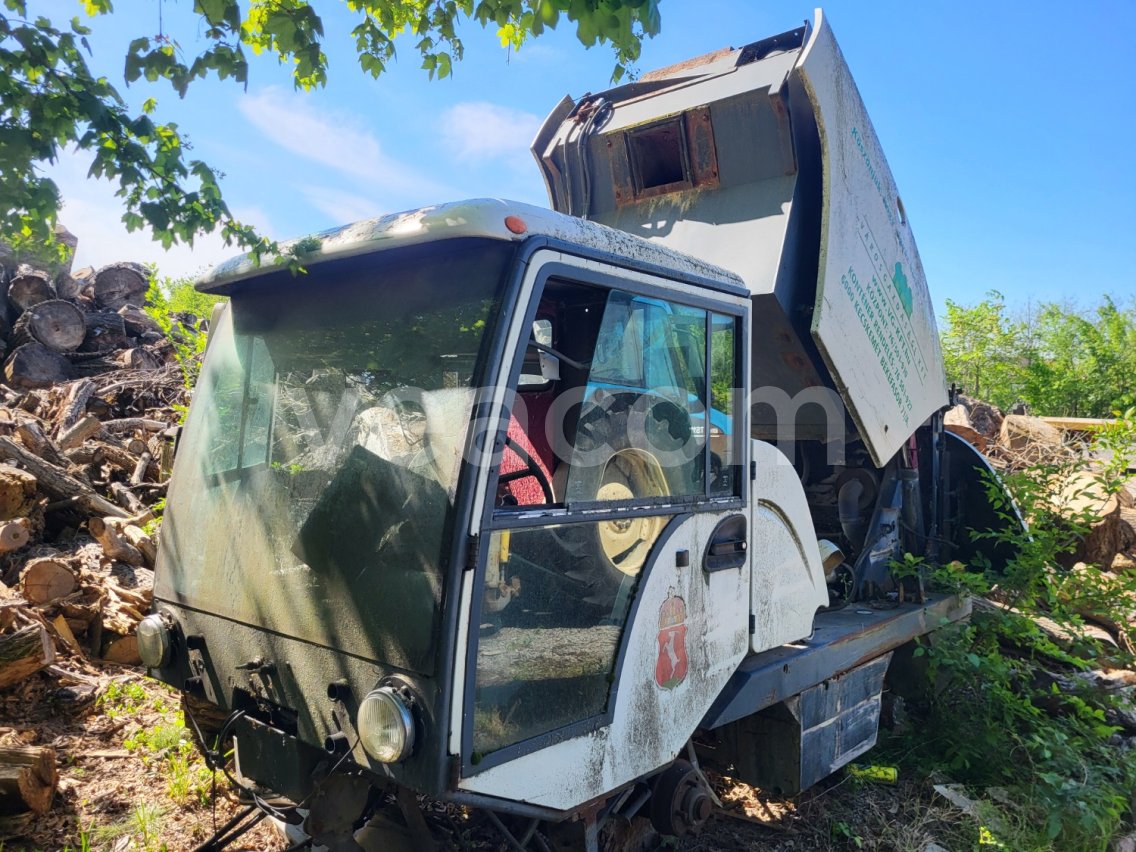 Online aukce:   JOHNSTON 142A 101T