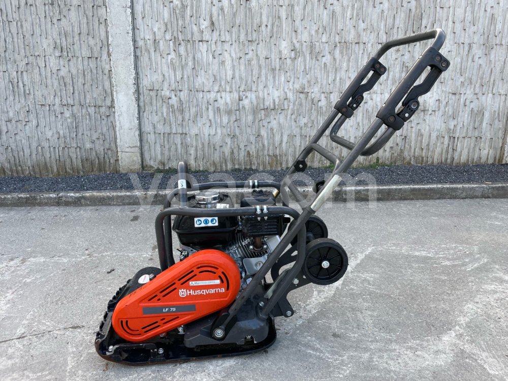 Online aukce:  HUSQVARNA LF75
