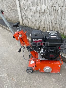 Aukcja internetowa:   HUSQVARNA CG200