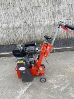 Aukcja internetowa:   HUSQVARNA CG200